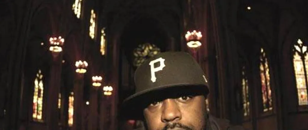 Un rapper cunoscut a murit la vârsta de 43 de ani. Cauzele decesului sunt necunoscute