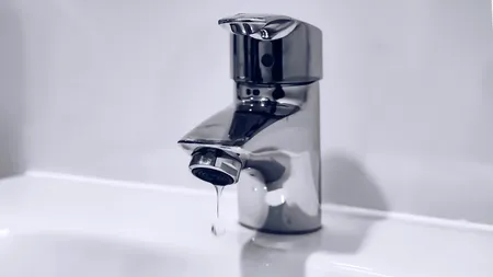 Avarii în mai multe zone din sectoarele 2, 4 şi 5 din Capitală. Două spitale și 170 de blocuri rămân fără apă caldă, timp de mai multe zile