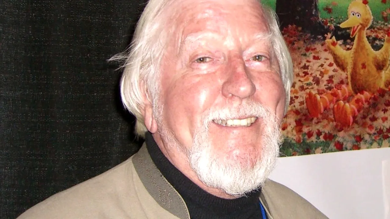 Pentru primul show a primit doar 32 de cenți. De 45 de ani, acest om „se îmbracă