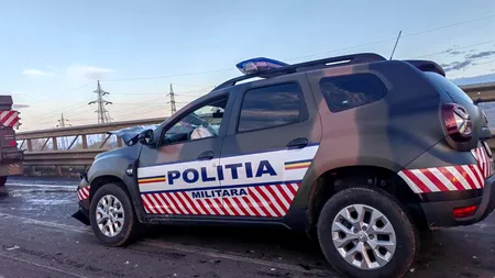 FOTO: Carambol cu trei mașini ale Armatei, pe șoseaua de centură a Ploieștiului / Șoferii au fost testați cu etilotestul