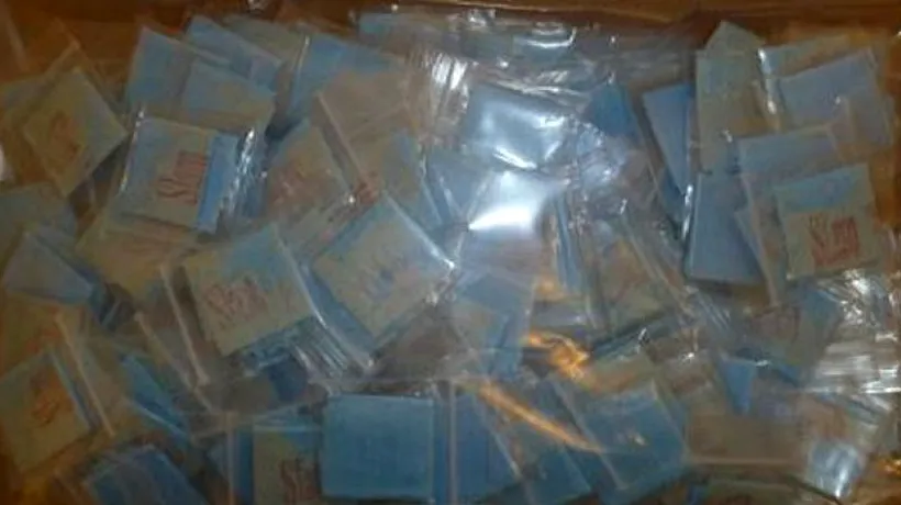 Un copil din SUA a dus la grădiniță sute de pachețele de heroină, crezând că erau bomboane. Ce a pățit mama fetiței
