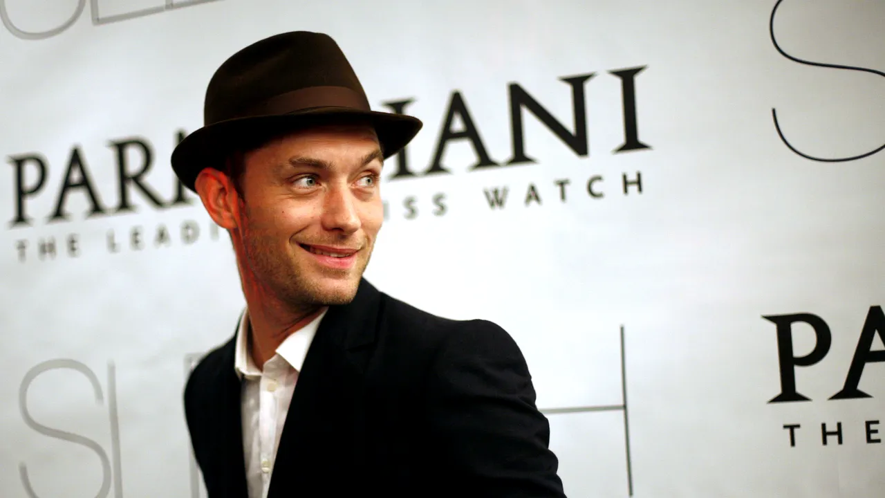 Jude Law are o relație cu o garderobieră