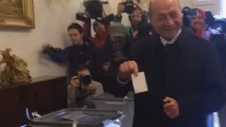 Băsescu a votat la prezidențialele din Republica Moldova: Orice om care gândește la binele țării va opta pentru Maia Sandu