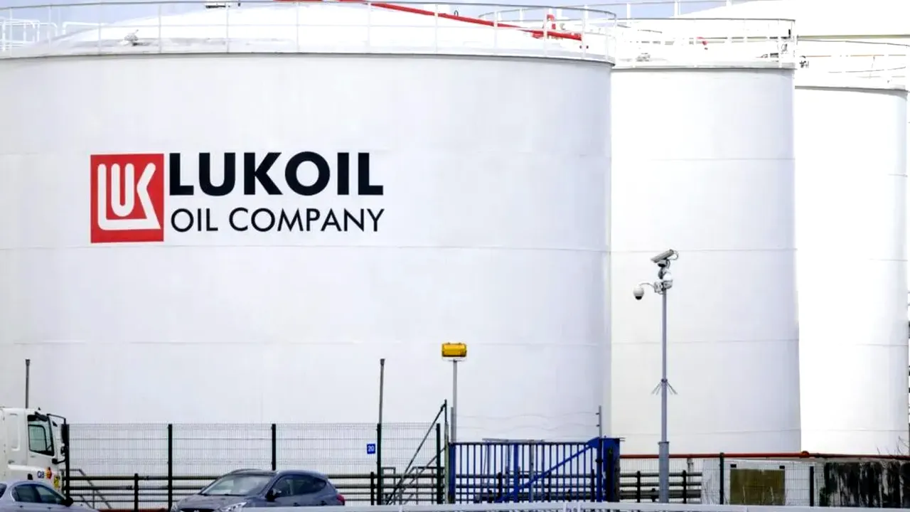 Giganții americani ai petrolului - Exonn, Chevron și Carlyle, plus Emiratele - se luptă să pună mâna pe Lukoil. Finlanda închide benzinăriile, alte state cer derogări de la SUA, România în continuare nu a luat nicio decizie
