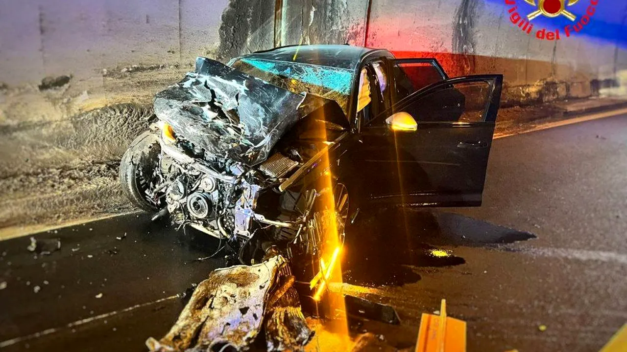 O mamă și fiica ei au murit pe loc într-o Dacie Sandero care circula pe sensul opus, într-un tunel din Italia