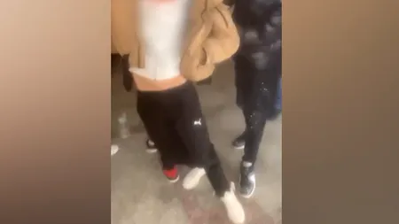 Bătaie CRUNTĂ între doi elevi, într-un liceu din Orșova. Unul dintre ei a ajuns la spital