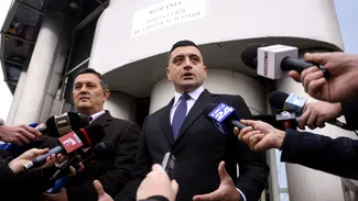 George Simion, după ce AUR l-a desemnat pe Gheorghe Piperea pentru Primăria Capitalei: „Eu stau în chirie, nu am apă caldă și nici căldură, iar soția trebuie să nască. E rușinos”