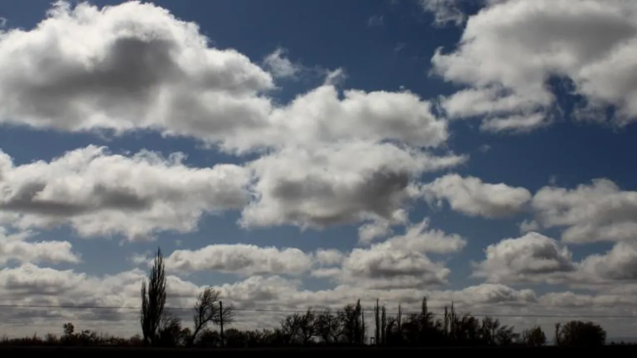 Cum va fi vremea în aprilie. Prognoza ANM și la ce să se aștepte românii de Paște