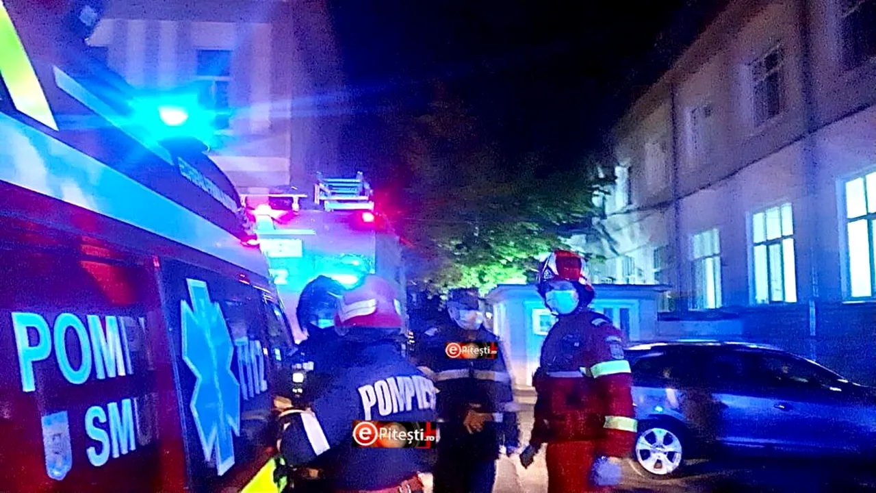 Fum la Spitalul Județean din Pitești, într-un salon în care erau internați pacienți cu COVID. Pacienții au fost evacuați de urgență