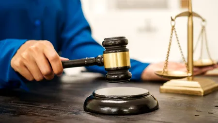 Primar, CONDAMNAT după gratii, într-un dosar ce vizează moartea unui pădurar, în timpul unei partide de vânătoare ilegală