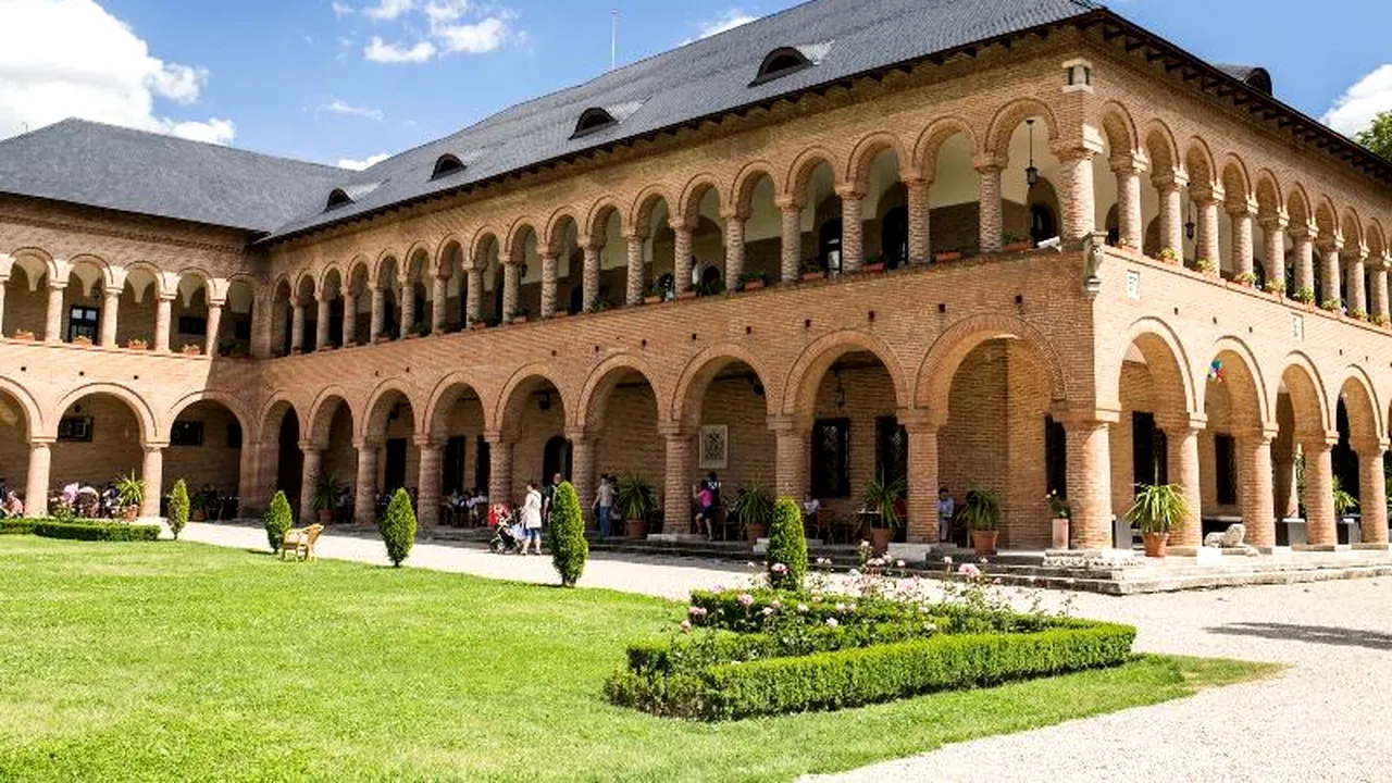 Directoarea Palatului Mogoșoaia și adjunctul său, reținuți de DNA