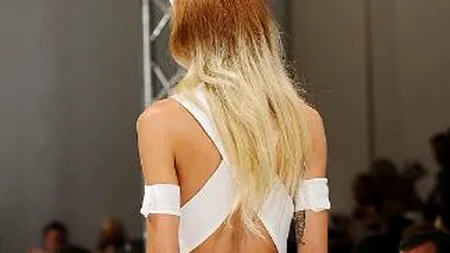 FOTO: Cum a apărut un top-model la Săptămâna modei de la Londra