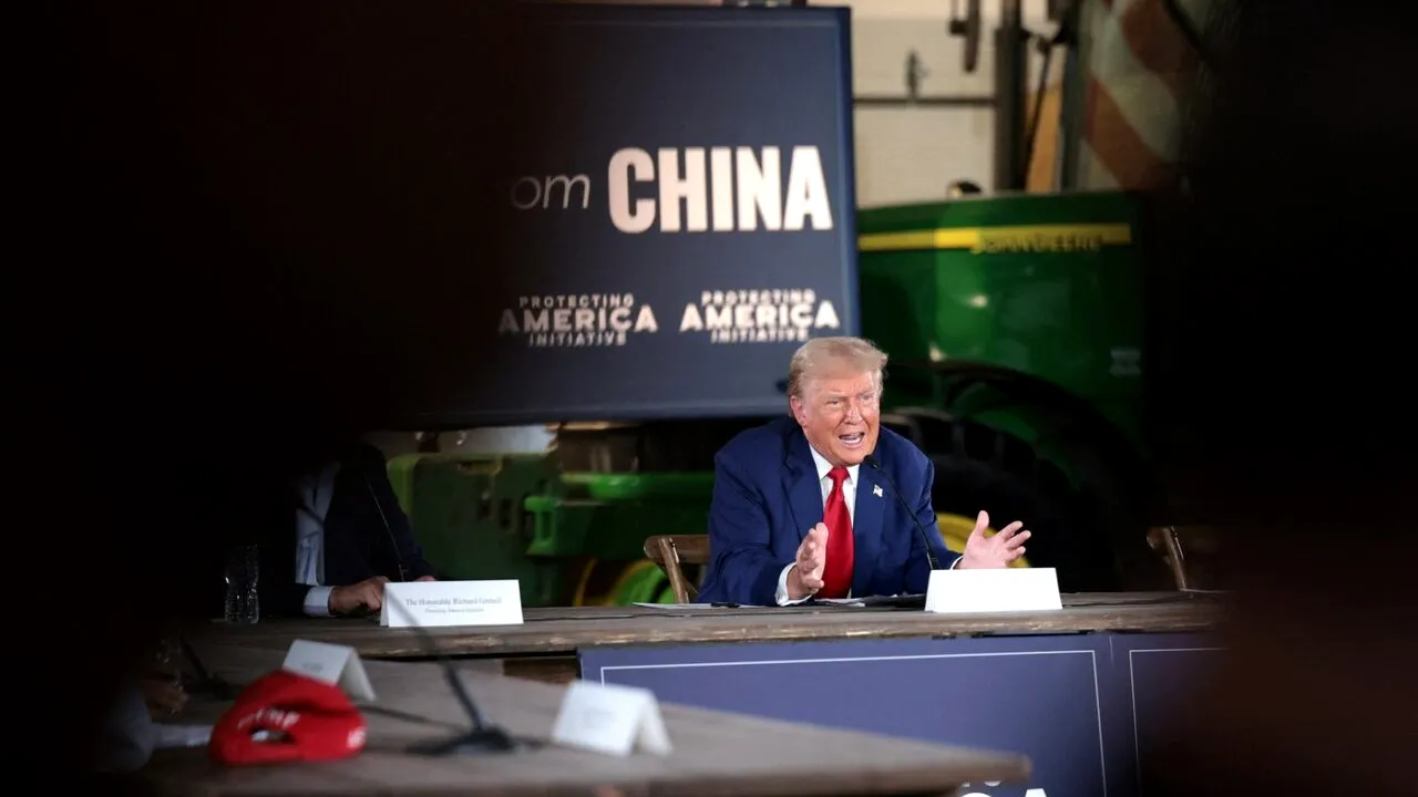 The New York Times: Hackeri chinezi au încercat să acceseze telefoanele lui Donald Trump și JD Vance