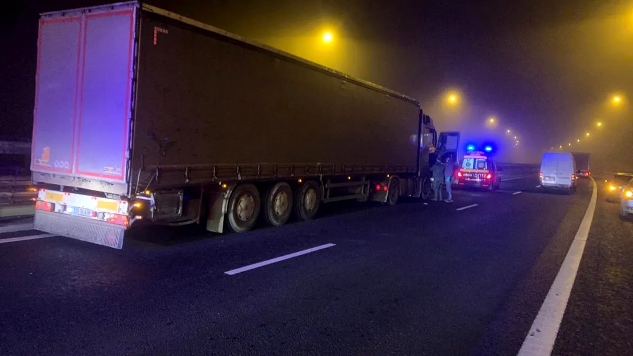 Un șofer de TIR a murit pe A1, în județul Sibiu, după ce i s-a făcut rău la volan și a lovit glisierele. Bărbatul avea 47 de ani