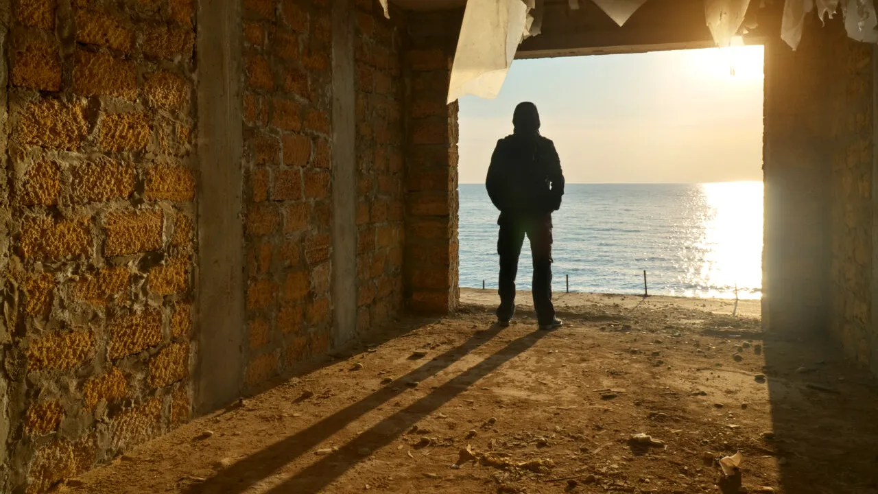 Epava unui Boeing 737, transformată în buncăr în Marea Britanie. Inginerul Dave îl va aproviziona cu provizii și bere pentru șase luni