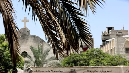 Italia și Vaticanul CONDAMNĂ atacul armatei israeliene asupra unei biserici din Gaza /Israelul regretă incidentul