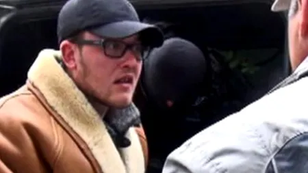 Studentul din Iași acuzat că și-a înjunghiat doi colegi, apoi a dat foc camerei în care erau, prins