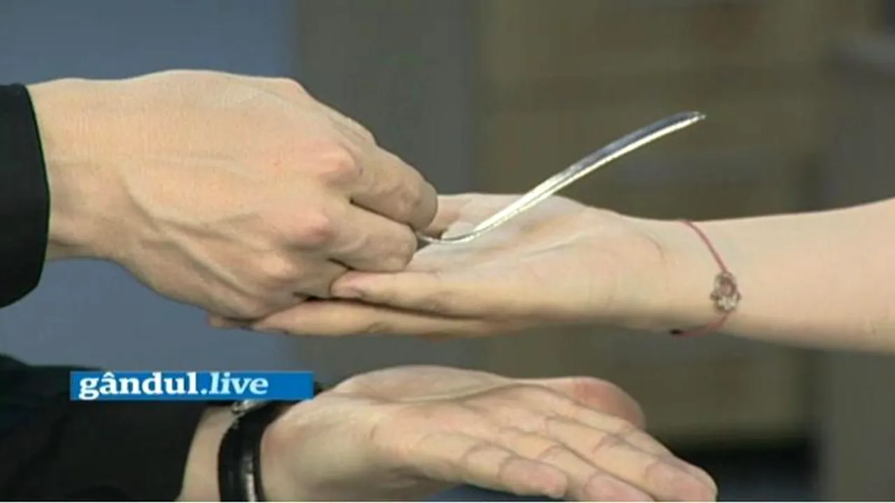 Cristian Gog, la GÂNDUL LIVE. Cum a îndoit lingurile mentalistul de la „Românii au talent