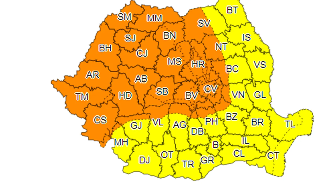 ALERTĂ. Este cod portocaliu de furtună în mai multe zone din ţară, joi, până la ora 23.00! Codul galben de vreme rea, prelungit până duminică la ora 10.00