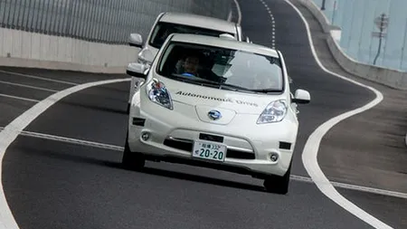 Cel mai popular automobil electric din lume se conduce singur, schimbă benzile și face depășiri. Din păcate, se află în stadiu de concept
