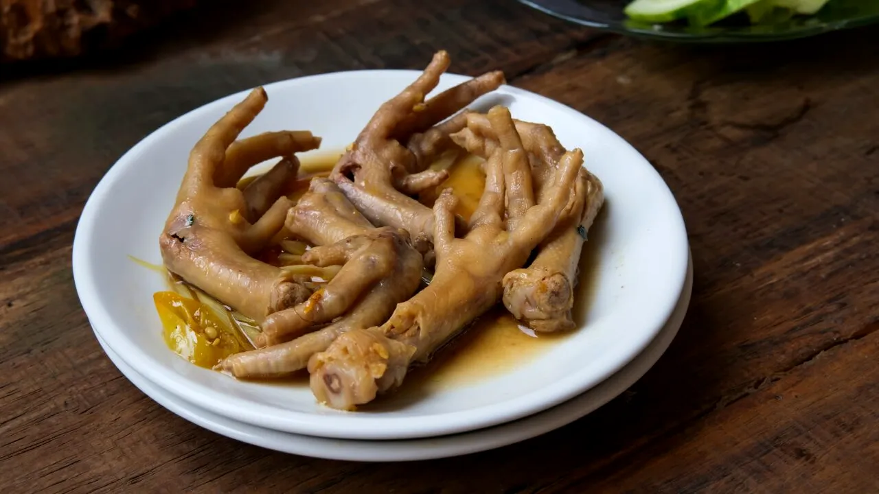 Gheare de pui, pe masa egiptenilor. De ce sunt sfătuiți aceștia să le consume