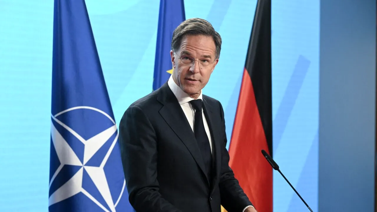 Secretarul general al NATO declară că noul președinte al Franței trebuie să susțină Ucraina