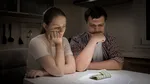 Dacă mâine nu ai mai putea aduce bani acasă, cât timp s-ar descurca familia ta?