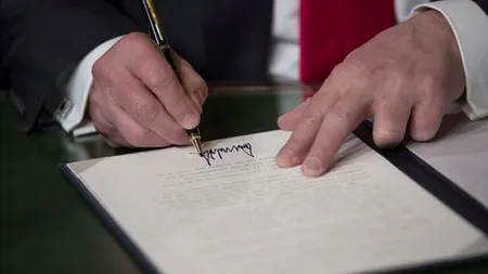 Ce spune semnătura lui Donald Trump despre personalitatea sa. Explicațiile grafologilor