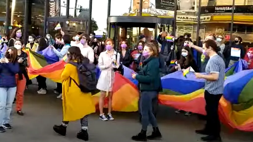 Parada homosexualilor din Iași, primită cu ouă și fumigene de contramanifestanți: „Iaşiul nu-i Sodoma”