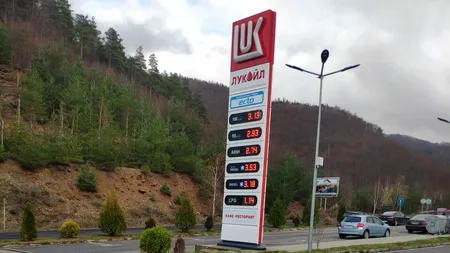 Câți lei costă 1 litru de motorină standard în Bulgaria. Un turist român uimit a făcut o poză într-o benzinărie