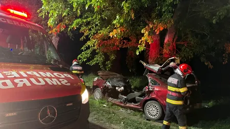 Vaslui: Două femei au MURIT după ce au intrat cu mașina într-un copac