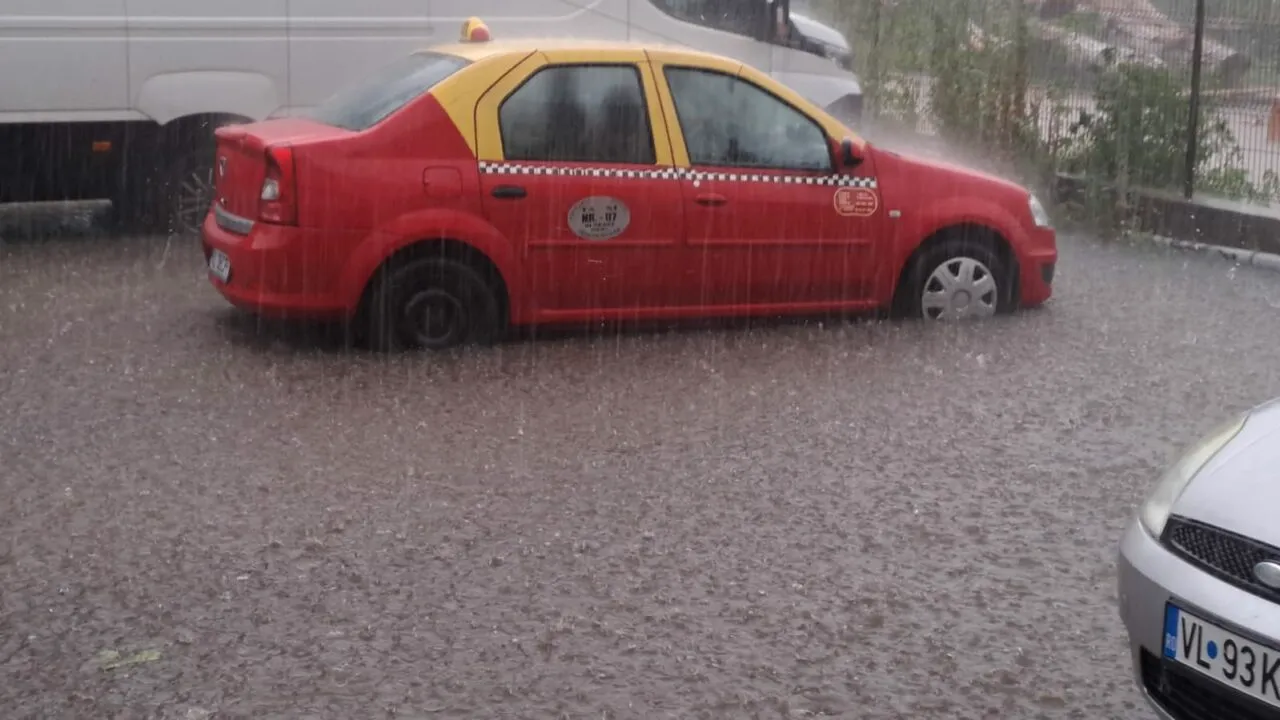 ANM a emis un cod galben de vijelii pentru București și 13 județe. Zonele vizate vor fi afectate mai întâi de caniculă (UPDATE)