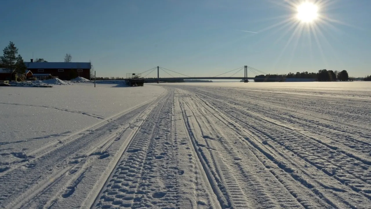 VREMEA a luat-o razna. În Spania, trecere de la temperaturi de 32 de grade Celsius la ninsori!