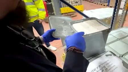Ce a putut găsi Piedone într-o cutie în care trebuia să fie brânză. Șeful ANPC a închis imediat locația