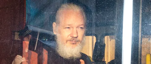 Julian Assange ar fi suferit un atac vascular cerebral în închisoare, în prima zi a audierilor privind extrădarea în Statele Unite. Apelul logodnicei sale