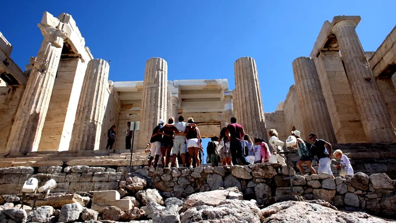Instabilitatea politică din Grecia afectează industria de turism, crucială pentru economie