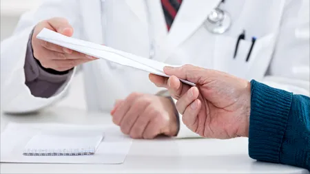 Reguli mai dure privind concediile medicale de la 1 august. Cresc obligațiile, dar și sancțiunile pentru medicii curanți