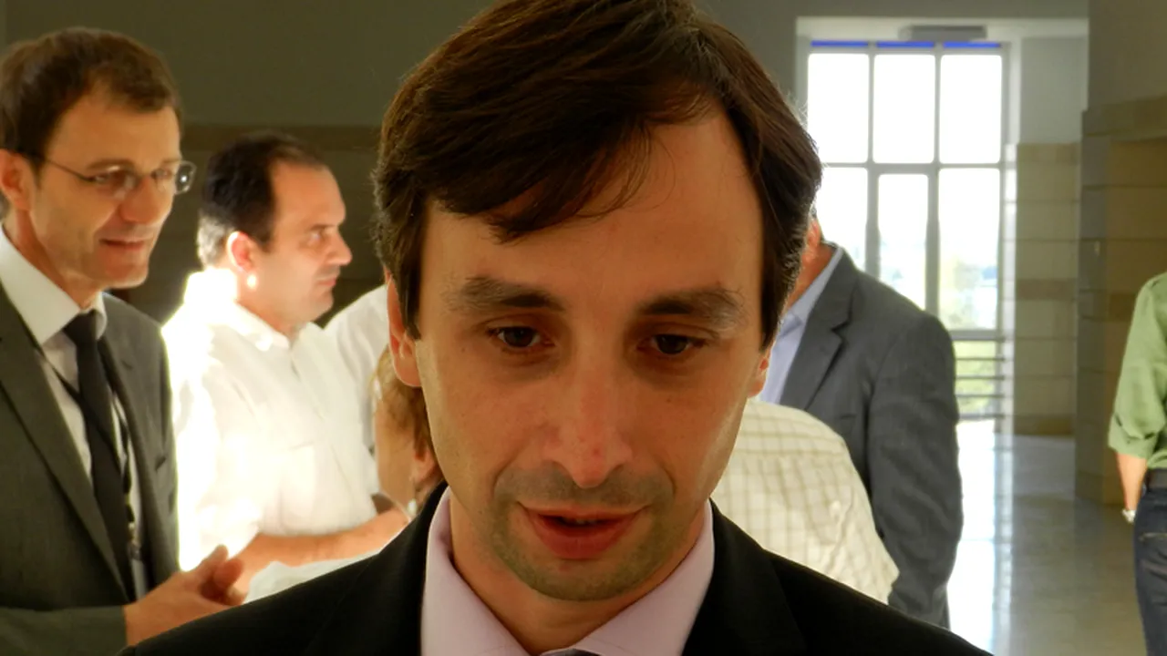 Un profesor universitar spune că i-a fost falsificată semnătura pentru cartea unui deținut