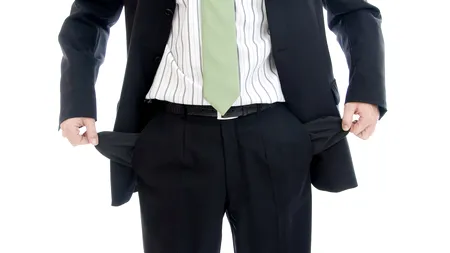 Nu știi cum să-ți gestionezi eficient BANII? Patru idei ce îți vor SALVA PORTOFELUL