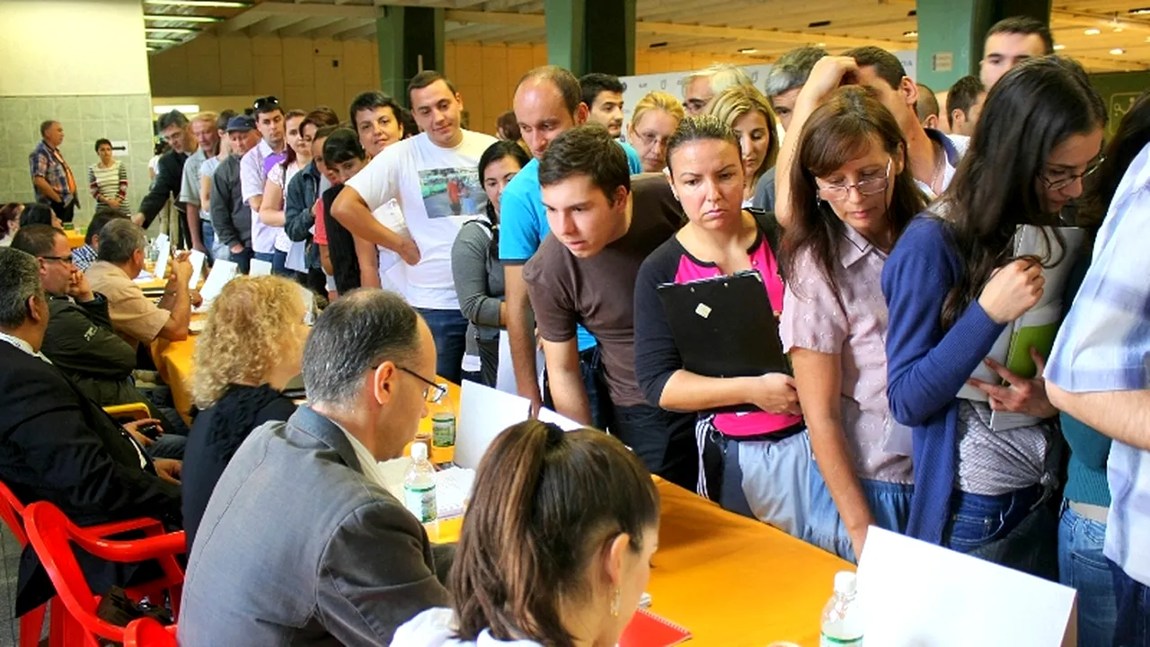Aproape 35.000 de persoane au participat la Bursa locurilor de muncă, 597 au fost angajate pe loc 