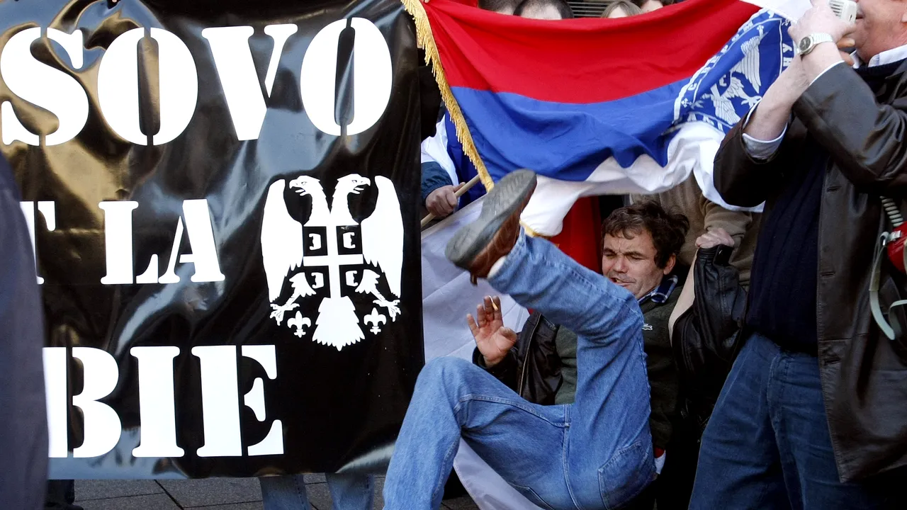 UE recomandă începerea negocierilor pentru aderarea Serbiei