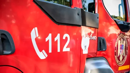 INCENDIU în cartierul Ferentari din Capitală: ard două case. Pompierii au intervenit