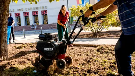FOTO | Spaţiul din faţa TNB va fi reamenajat. Printre altele, se va înlocui mobilierul urban şi se vor repara aleile deteriorate