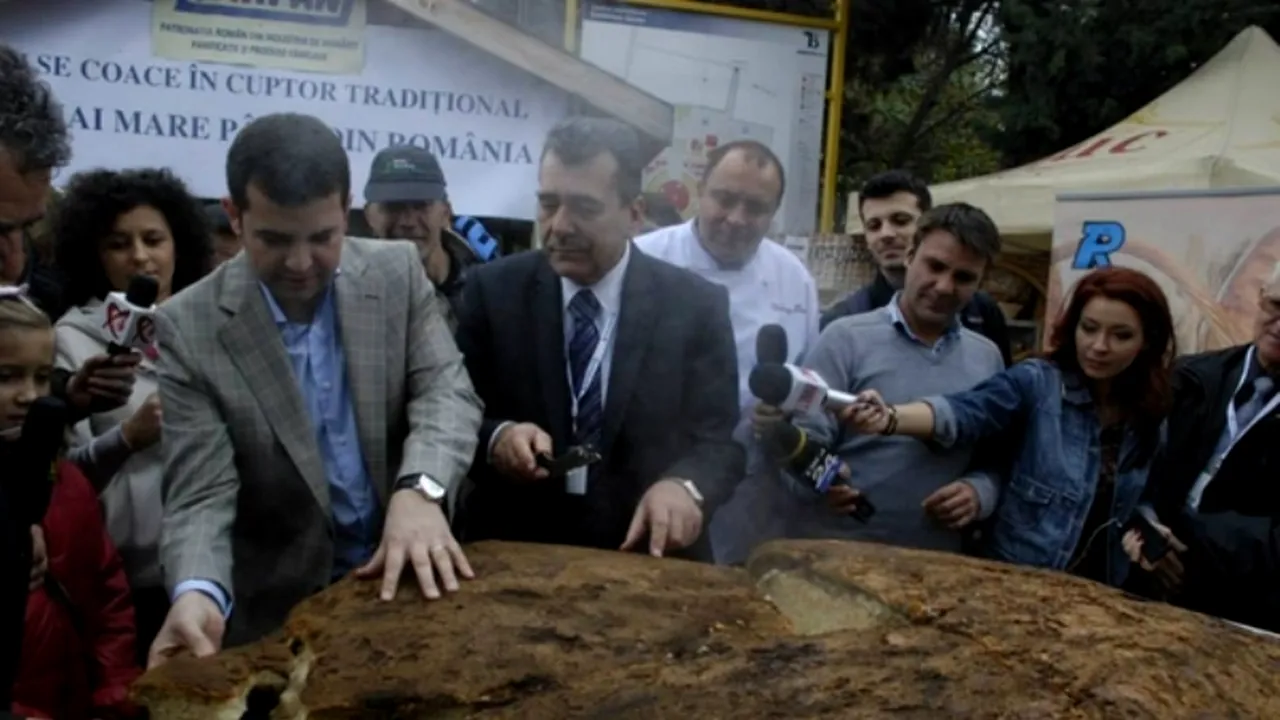 Încă un record de imagine. Ministrul Agriculturii a împărțit 