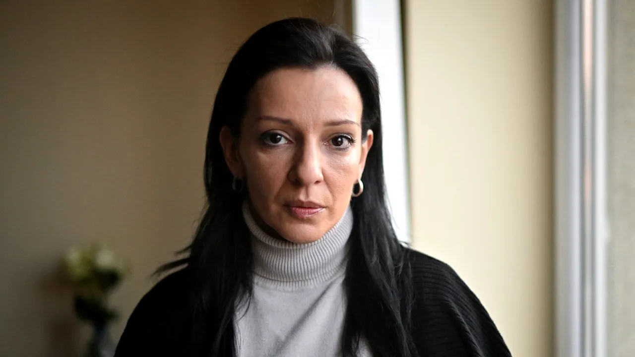 Cine este Marinika Tepic, lidera cu origini românești a opoziției din Serbia. Ea a intrat în greva foamei și acuză Guvernul că a fraudat alegerile