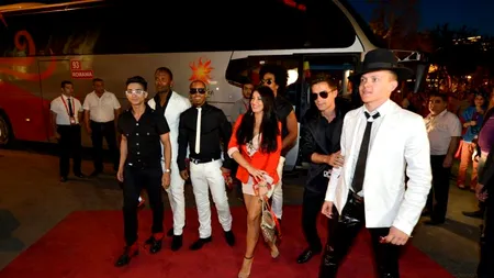 EUROVISION 2012. MANDINGA, pe covorul roșu la ceremonia de deschidere. FOTO+VIDEO