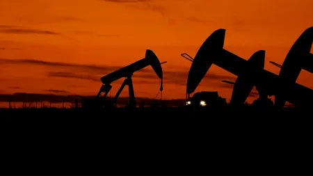 Petrolul se apropie de a patra lună consecutivă de scumpiri. Barilul Brent depășește 117 dolari după un nou atac în Strâmtoarea Ormuz
