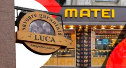 Războiul covrigarilor. Luca și Matei s-au bătut în instanță pentru culori și produse. Cine a câștigat