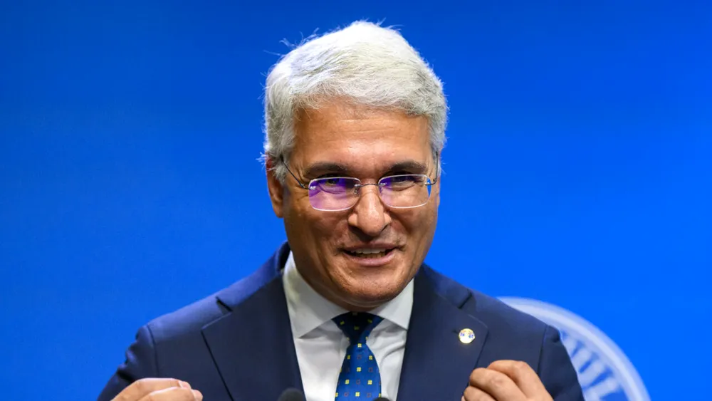 Dragoș Pîslaru se laudă singur: „Cererea de plată 4 este pregătită în totalitate de Guvernul Bolojan”. Culmea, guvernul a dat afară conducerea ADR, care are cea mai mare realizare pe cererea 4 de plată din PNRR