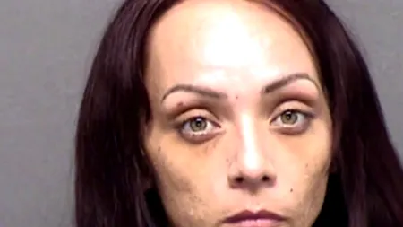 Doi copii de un an și doi ani au fost găsiți legați și închiși într-o „cușcă”, în apartamentul unei femei din Texas